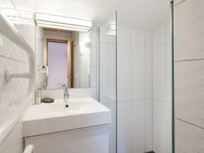 Chalet mit 4 Schlafzimmern, in Pistennähe, Parkplatz, für 8 Personen - Image 2