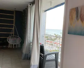 Beautiful studio with ocean view 5 minutes from airport - Image 4