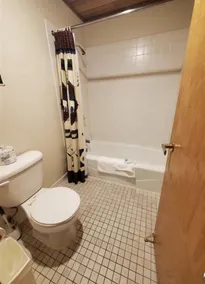 Last minute deal! Lake Superior Views Near Waterfalls 3 Bedroom 2 Bathroom - Image 5