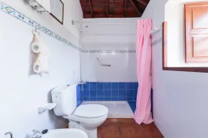 Romantic house between gardens, with wifi and barbecue - Image 2