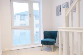 Modern House & Contractors & City Centre & Free Parking - Image 2