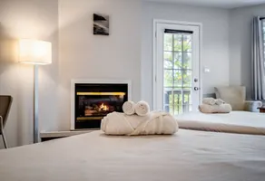 Rare Muskoka Chalet Suite - A3 - Image 2