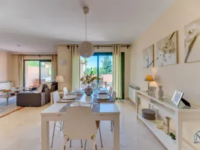 Modern and Spacious 2 BDRM Penthouse - 3 Pools and Sea Views - Image 3