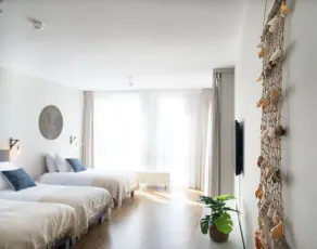 Modern apartment with a view of the Scheveningen harbor - Image 3