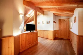 Appartement \"Hof am Schloss Lärche\" mit Bergblick und WLAN - Image 2
