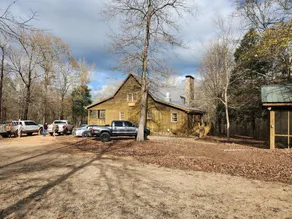 Lodge & cabin sleeps 21 - peaceful country setting 15 min to downtown Dublin GA - Image 3
