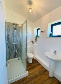 Cosy countryside retreat, edge of Frome near Bath. Pets welcome. - Image 3