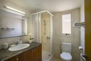 Meneou Beachfront Villa - Image 3