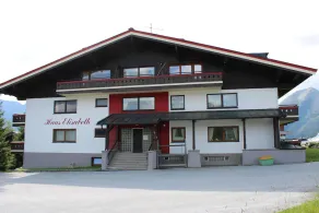 Cozy apartment with mountain view and close to the slopes in the Zillertal Arena - Image 5