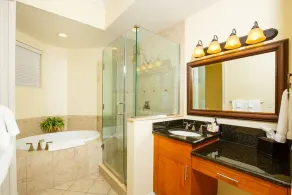 Grand Marina Suite -Waterfront Condo - Image 4