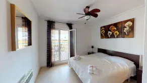 Appartamento adatto alle famiglie con giardino, piscina e terrazza - Image 3