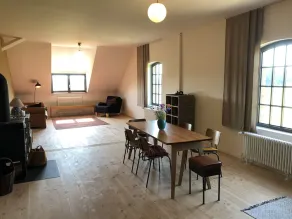 Lovingly converted workshop in former stable building - Image 3