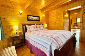 Reel-It-In Cabin est niché entre le Massanutten Mtn. Et la rivière Shenandoah - Image 5