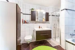 Holiday Apartment 'Auszeit' with Terrace, Garden, and Wi-Fi - Image 4