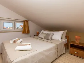 One bedroom apartment with terrace and sea view Poreč (A-6923-a) - Image 3