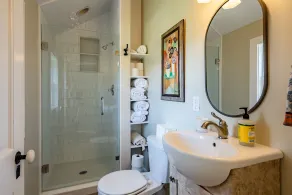 Secluded Chester County historic farmhouse and venue - Image 4