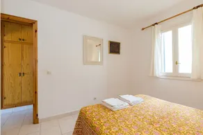White Sands Maluz – Beachfront Apartment for 2 in Arenal d'en Castell, Menorca - Image 5