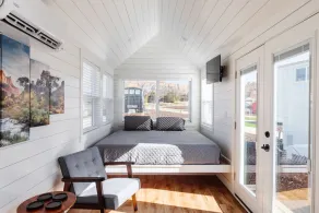Zion Getaway Cozy Tiny Home with Private Hot Tub - Image 3