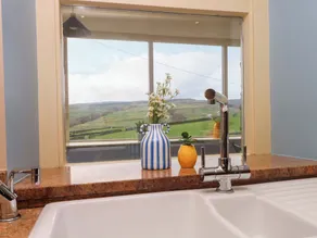 Stone & Fleece Cottage - Image 2
