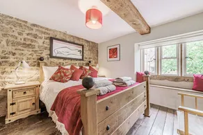 Two bedroom dog friendly holiday cottage in the Cotswolds - Keeley Cottage - Image 5