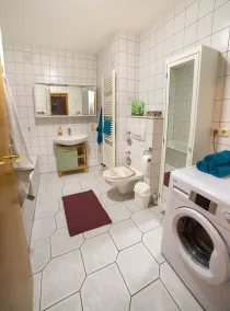 Large bright apartment in the middle of the countryside, family and pet friendly - Image 2