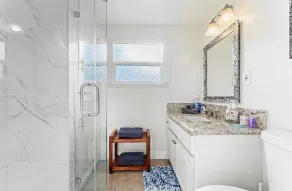 Newly Renovated Comfortable 4 Bds Houses in LA - Image 5
