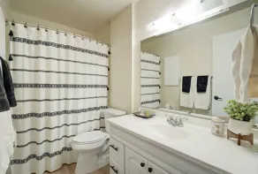 Beautifully remodeled 2 bed 104 Berkley Verona #6 - Image 4