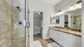 Quiet Convenient Location Near Hiking Shopping - Image 5