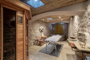 Guest House 'Oranger Chambre Double Vue Jardin' con giardino in comune, Wi-Fi e aria condizionata - Image 2