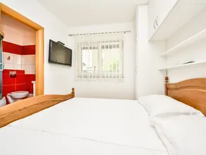 Nice apartment for 6 people with WIFI, pool, A/C, TV and terrace - Image 5