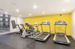 New Modern, Large 1 Bedroom, 1 Bathroom + Work Space - Image 3