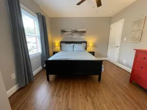 Delightful house just 10 minutes from uptown - Image 5