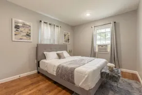 Modern & Cozy Cape | 4 Bedroom House | Central Location - Image 5