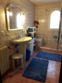 Bel appartement entièrement meublé avec piscine et jardin ensoleillé dans un cadre fantastique - Image 2