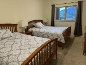 Large Lakefront 3 Bed Condo With Gorgeous Osoyoos Lake and Mountain Views - Image 4