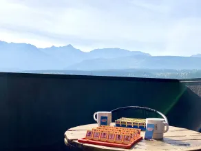Cozy Mountain View Getaway - Surreal Mountain and River View - Image 5