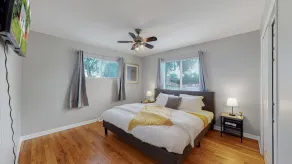 Great two bedroom family spot with convenient access to downtown - Image 3