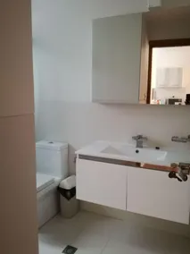 Sunny apartment with pool - Image 4