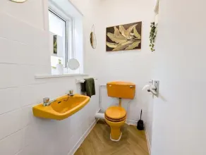 Central Home in Portsmouth Sleeps 8 - Image 3