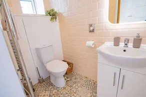 Eyre View Suites - Studio #2 - Sleeps 2 - Image 2