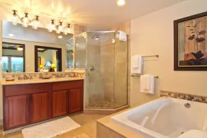 Beautiful Air Conditioned 2nd Floor 2 Bedroom w/mountain and slight ocean view - Image 3