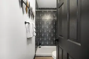 Modern 3BR Philadelphia Stay, Central Location & Free Parking - Image 4