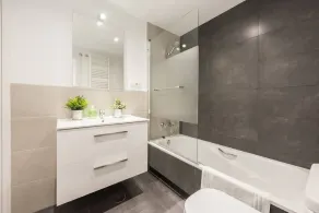 MODERN APT MED IDEAL PLATS NÄSTA ATOCHA STATION - Image 5