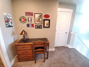 Secluded townhome midway between downtown & skiing; min from shops, & dining - Image 3