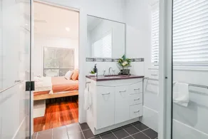 Agnes Bliss • Luxe Coastal Retreat • Walk to Beach - Image 4