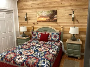 Wagon Wheel Cottage 10 Miles from Silos, Magnolia & Baylor - Image 4