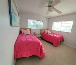 Beautiful house / charming Island / great fishing, manatees, dolphins. NO LANAI - Image 5