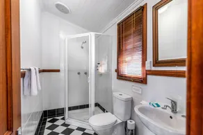 Island Adventure Holiday House - Image 3
