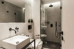 UPSTREET Modern Minimalist 3BD Apt-Hilton - Image 3