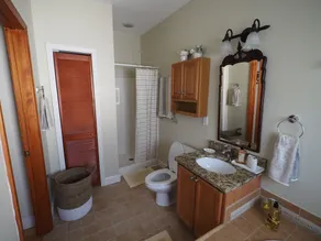 5 miles to Downtown Asheville. Guest Suite. Charming. Kitchenette, Washer dryer. - Image 2